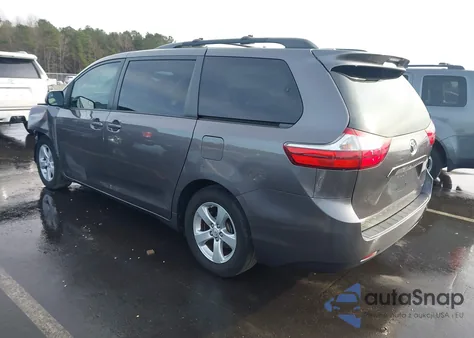 2015 Toyota Sienna Le 8 Passenger z USA, uszkodzony, nr VIN 5TDKK3DC9FS583134
